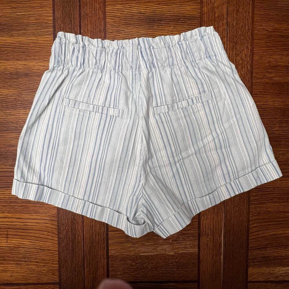 American Eagle AE Striped Mom Shorts Size 6 Light Blue White Ultra High Rise - Picture 12 of 16
